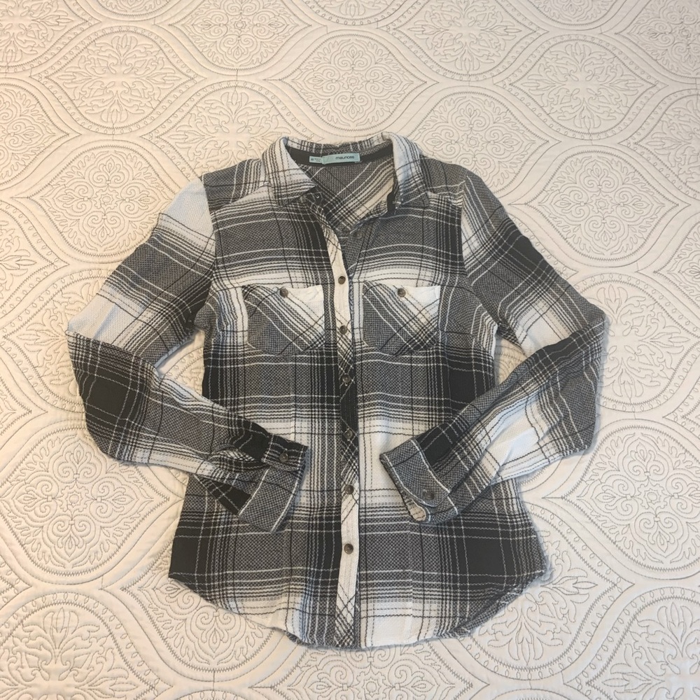 Maurice's plaid button down size XS